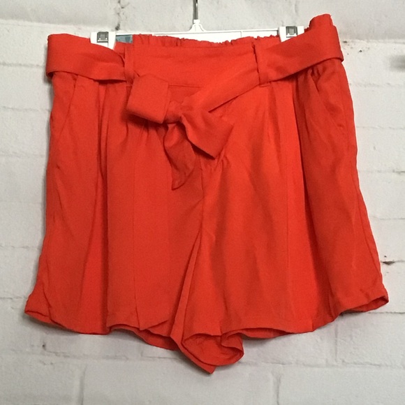 FINAL MARKDOWN Old Navy Paper Bag Shorts - Picture 1 of 3